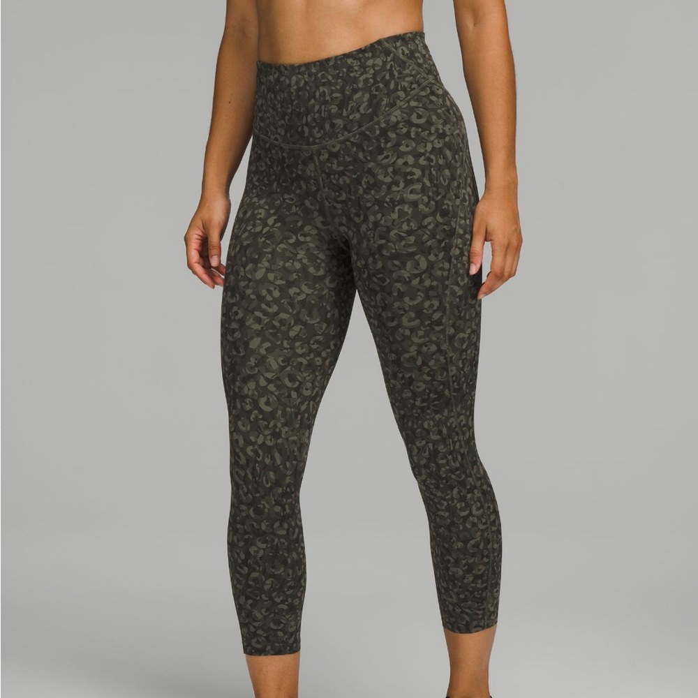 Lululemon Base Pace High-Rise Crop 23”